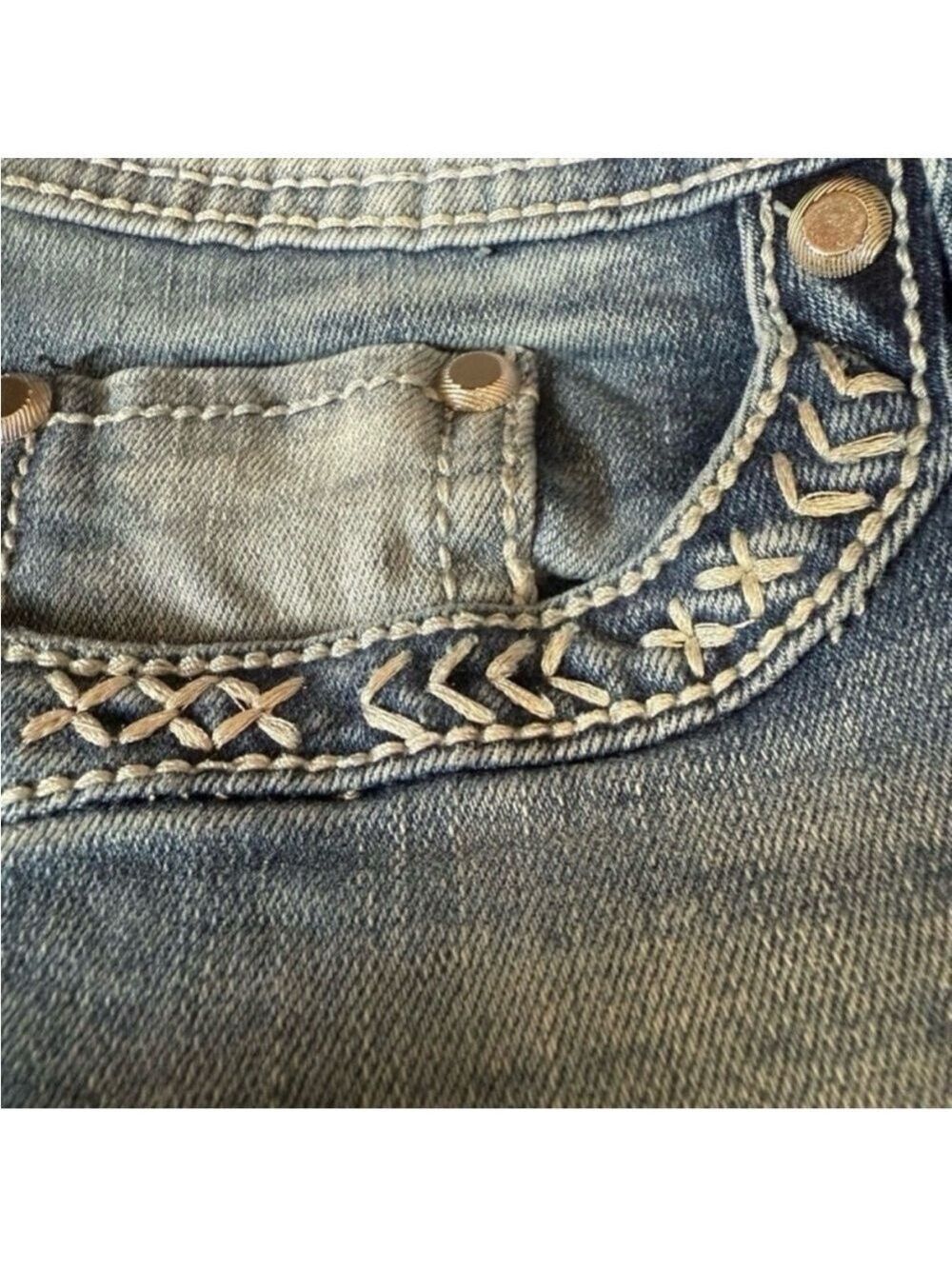Almost Famous Low Rise Skinny Jeans Size 3 - Picture 4 of 10